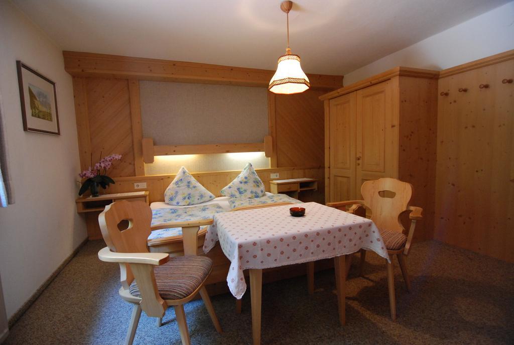 Ferienwohnung Pension Tirol Bichlbach Room photo